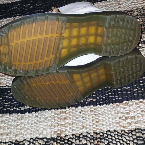 Dr. Martens 11821 Airwair boots - Picture 11 of 14